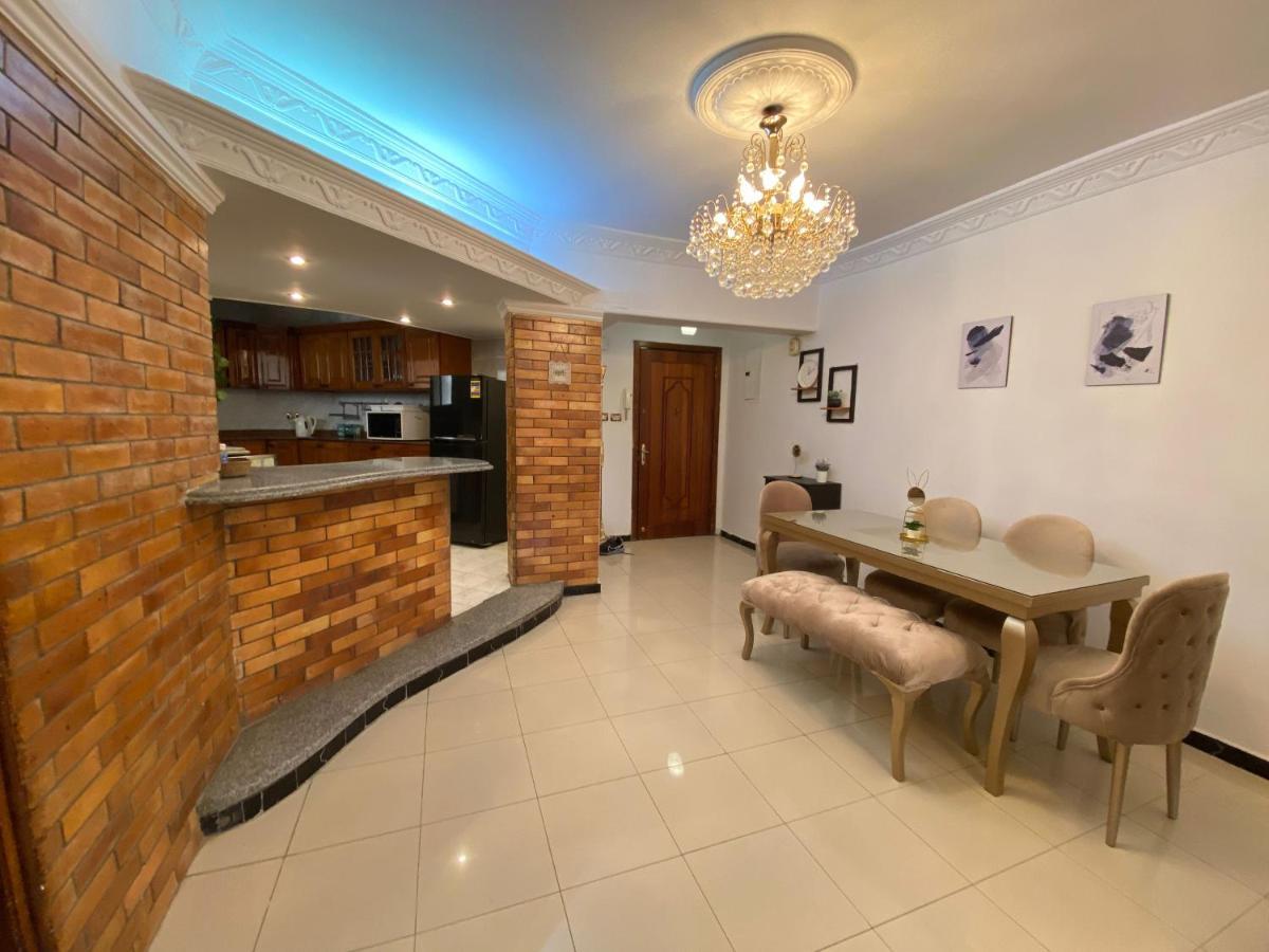 Sunny 2br In Maadi Kairo