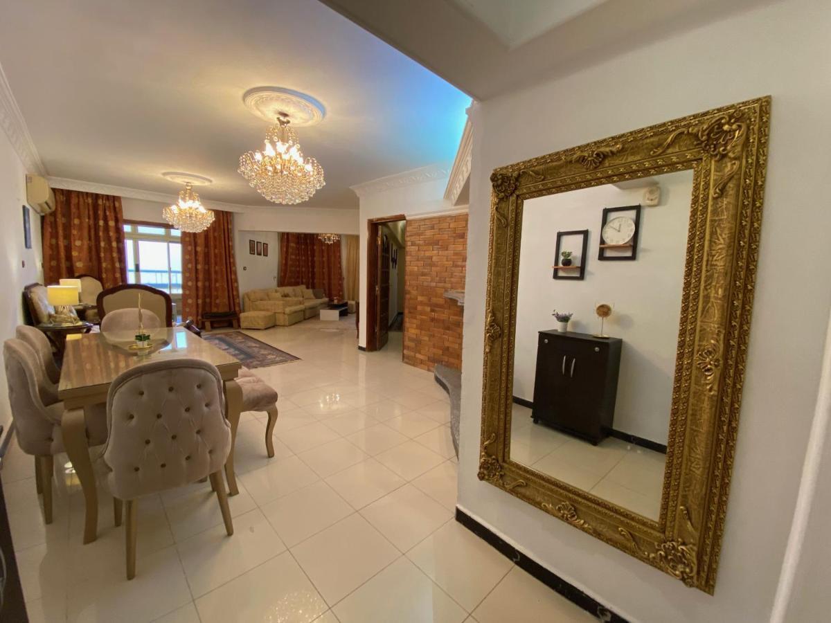Sunny 2br In Maadi Apartment Kairo